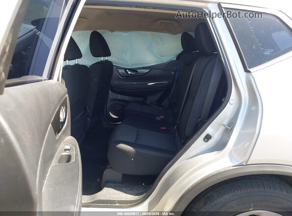KNMAT2MV7HP518073 2017 NISSAN ROGUE Silver Widok naklejki z numerem VIN