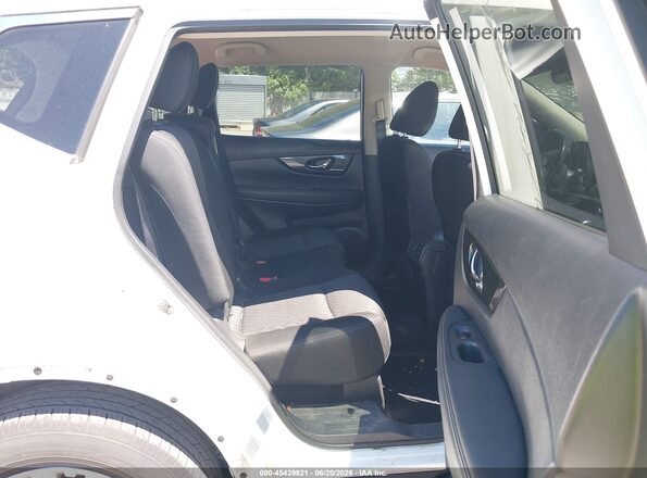 KNMAT2MV7HP579066 2017 NISSAN ROGUE White Vista de la etiqueta del VIN