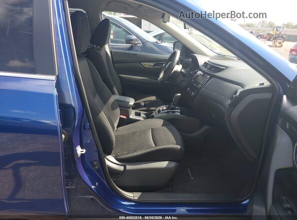 KNMAT2MV7JP509959 2018 NISSAN ROGUE Blue Front interior view
