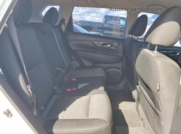 KNMAT2MV7JP536367 2018 NISSAN ROGUE White Rear seats view
