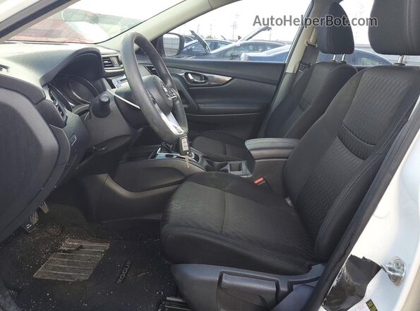 KNMAT2MV7JP536367 2018 NISSAN ROGUE White Front interior view