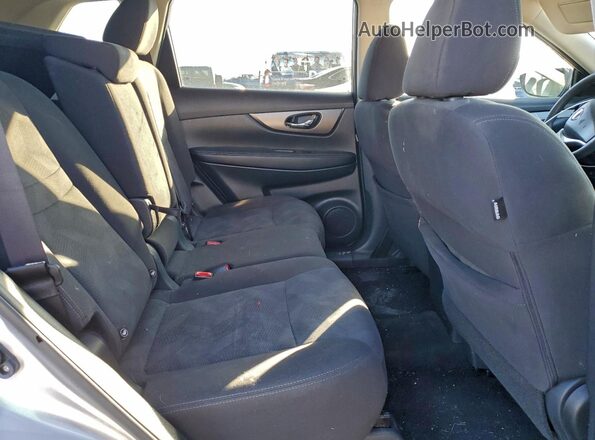 KNMAT2MV8GP624546 2016 NISSAN ROGUE Silver Սալոնի հետևի տեսք