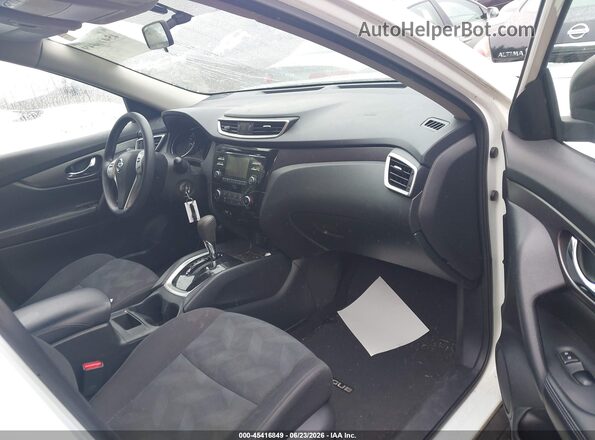 KNMAT2MV8GP703554 2016 NISSAN ROGUE White Front interior view