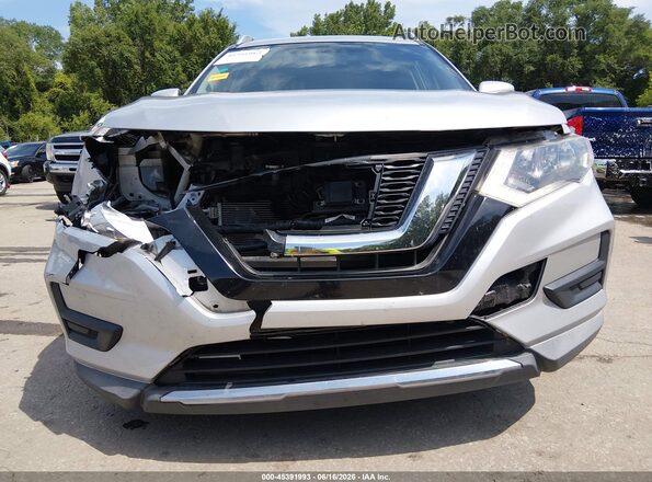 KNMAT2MV8HP578833 2017 NISSAN ROGUE Silver Vista frontal