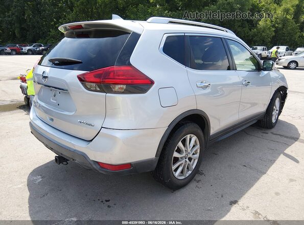 KNMAT2MV8HP578833 2017 NISSAN ROGUE Silver Trasero derecho