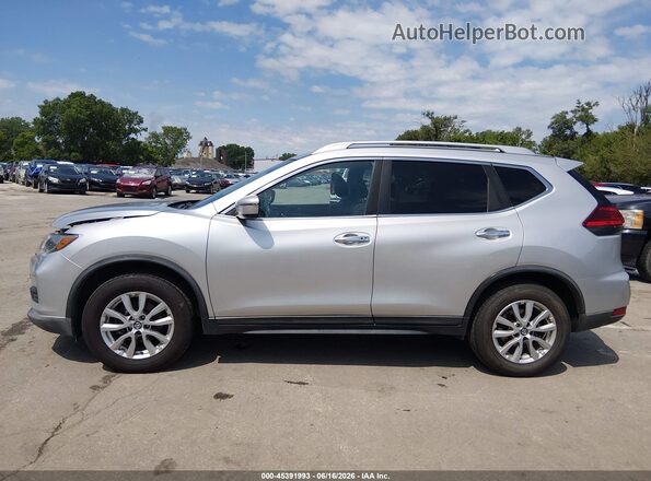 KNMAT2MV8HP578833 2017 NISSAN ROGUE Silver Vista interior de 360 grados