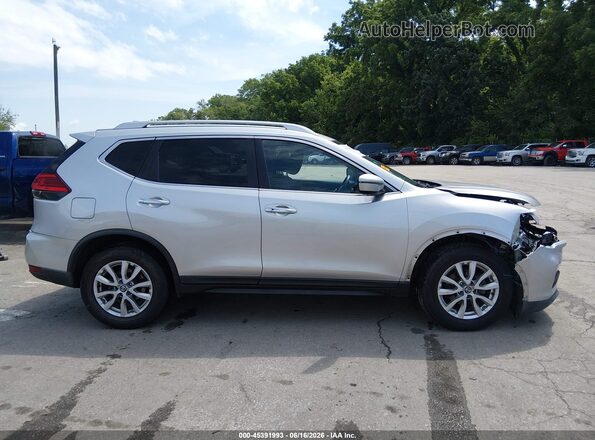 KNMAT2MV8HP578833 2017 NISSAN ROGUE Silver Vista interior trasera