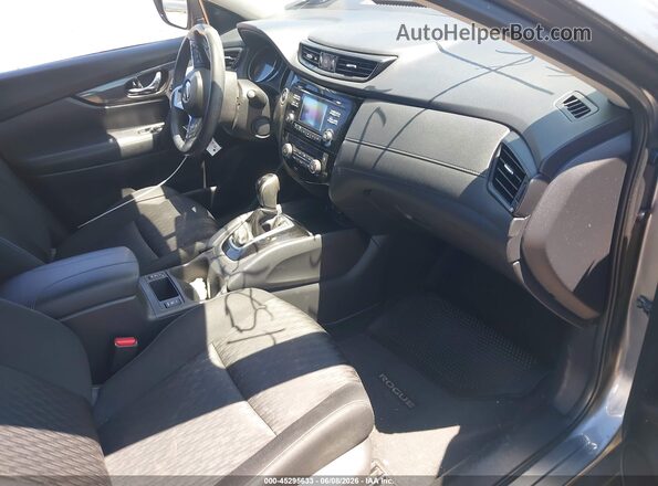KNMAT2MV8HP611944 2017 NISSAN ROGUE Gray 