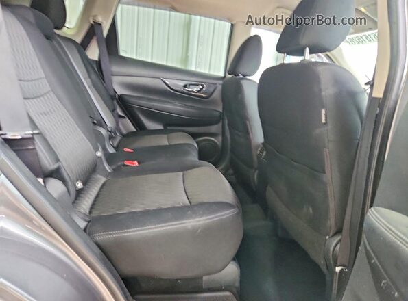 KNMAT2MV8JP544848 2018 NISSAN ROGUE Gray Rear interior view