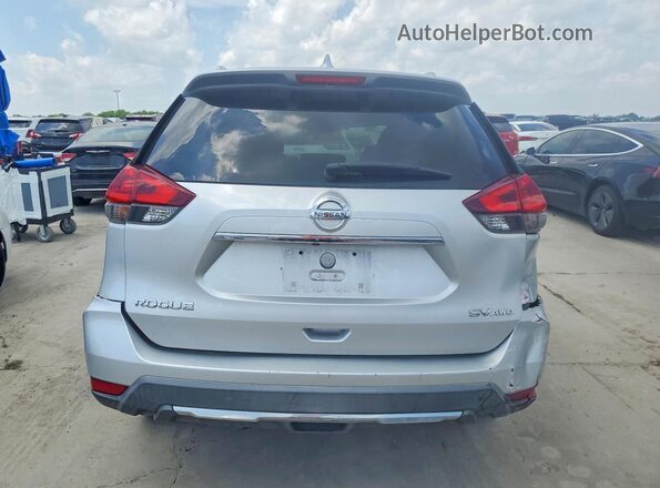 KNMAT2MV8JP575212 2018 NISSAN ROGUE Silver უკანა ხედი