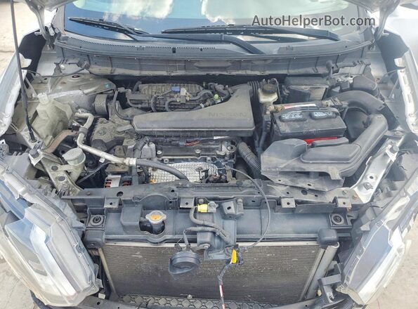 KNMAT2MV8JP575212 2018 NISSAN ROGUE Silver ძრავის განყოფილების ხედი