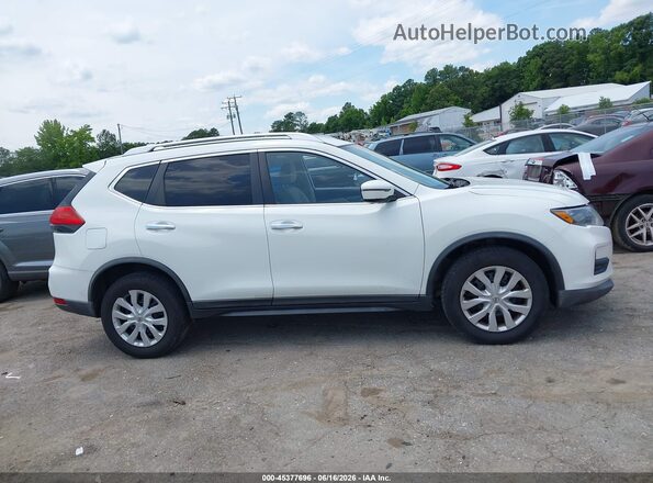 KNMAT2MV9HP582714 2017 NISSAN ROGUE White Вид задньої частини салону