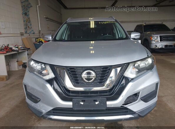KNMAT2MV9JP529551 2018 NISSAN ROGUE Silver Widok zestawu wskaźników