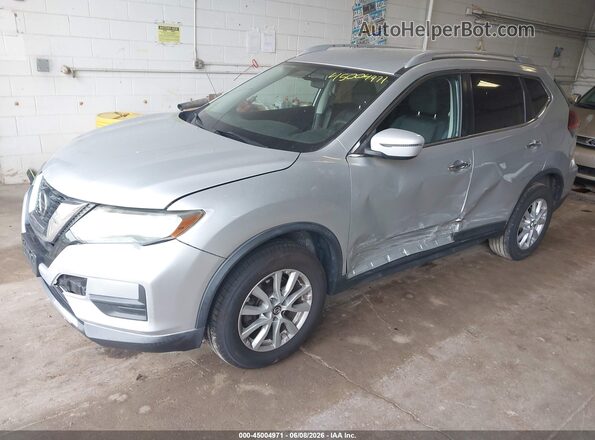 KNMAT2MV9JP529551 2018 NISSAN ROGUE Silver Przód lewy