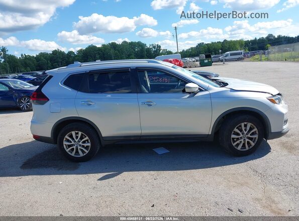 KNMAT2MV9JP551484 2018 NISSAN ROGUE Silver Vista interior trasera
