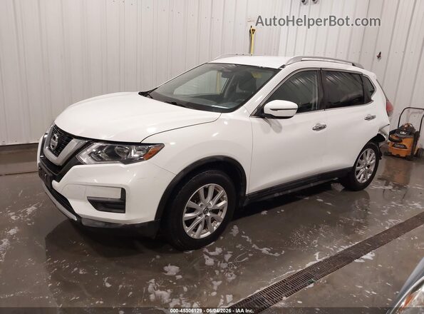 KNMAT2MVXHP524739 2017 NISSAN ROGUE White წინა მარცხენა ხედი სამი მეოთხედიდან