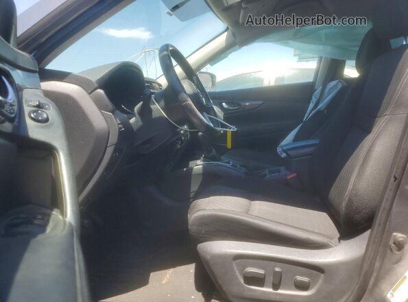 KNMAT2MVXJP525847 2018 NISSAN ROGUE Gray Front interior view