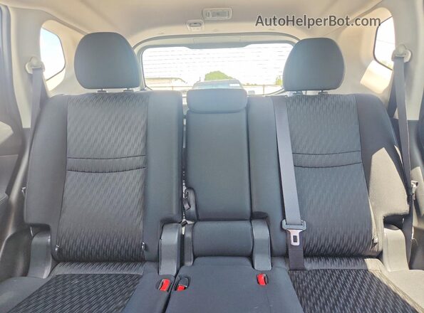 KNMAT2MVXJP540526 2018 NISSAN ROGUE Серебряный Вид задних сидений