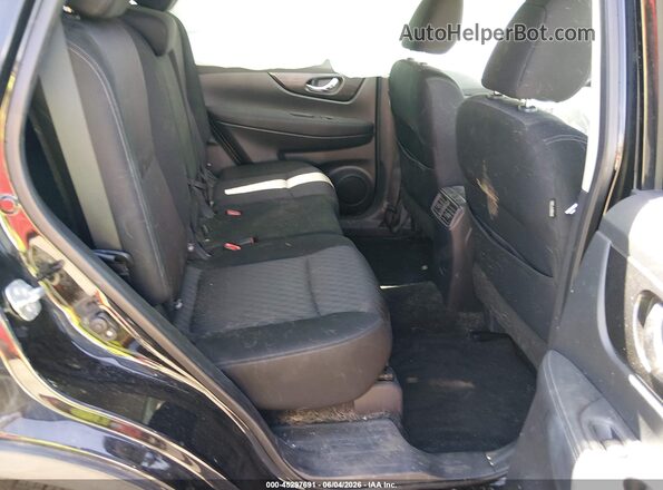 KNMAT2MVXJP585241 2018 NISSAN ROGUE Black VIN կոդի պիտակի տեսք