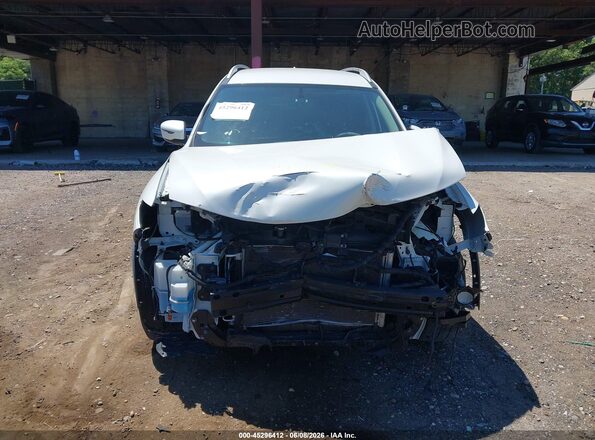 KNMAT2MVXJP599494 2018 NISSAN ROGUE White უკანა სალონის ხედი