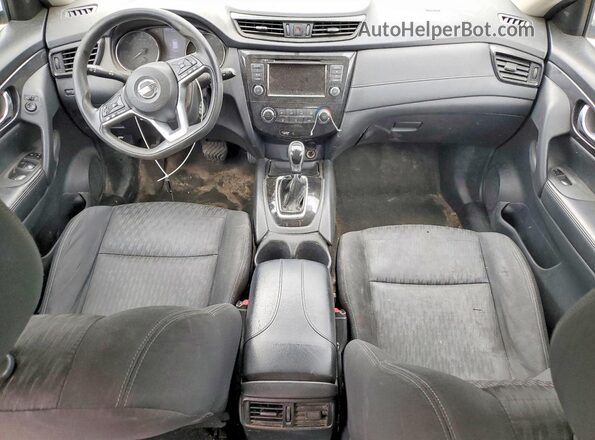 KNMAT2MVXJP607917 2018 NISSAN ROGUE Черный Вид панели приборов