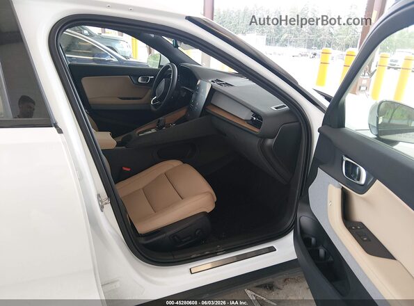 LPSED3KA7ML014993 2021 POLESTAR 2 White Front interior view