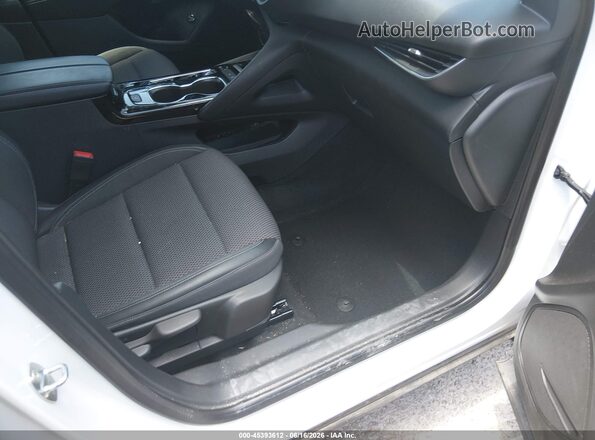 LRBAZLR40ND151968 2022 BUICK ENVISION White Вид салону спереду