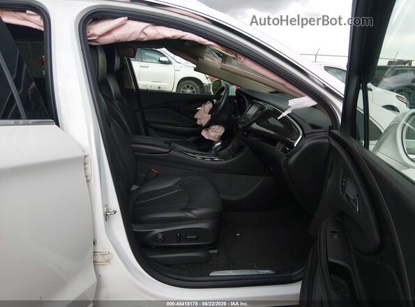 LRBFX1SAXJD082832 2018 BUICK ENVISION White Вид салону спереду