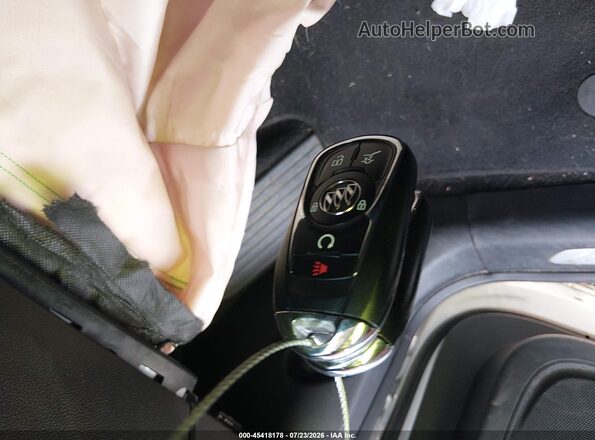 LRBFX1SAXJD082832 2018 BUICK ENVISION White Вид панелі приладів
