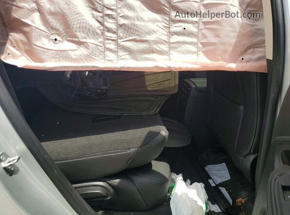 LRBFXCSA2KD019852 2019 BUICK ENVISION Silver Vista interior trasera