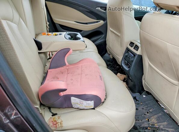 LRBFXESX4HD063537 2017 BUICK ENVISION Purple Widok wnętrza z tyłu