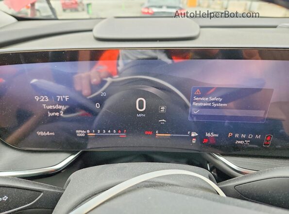 LRBFZKE44SD031382 2025 BUICK ENVISION Red ხელსაწყოთა პანელის ხედი