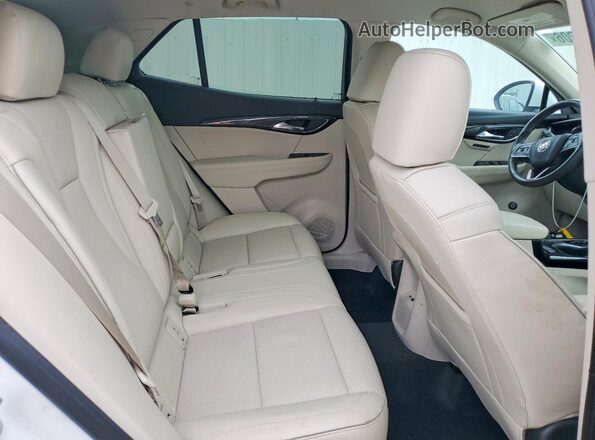 LRBFZPR47PD201040 2023 BUICK ENVISION White Вид задніх сидінь