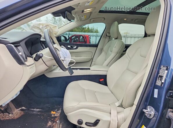 LYV062RW7PB313657 2023 VOLVO XC60 Blue Vista interior delantera
