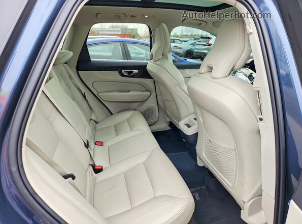 LYV062RW7PB313657 2023 VOLVO XC60 Blue Vista interior trasera