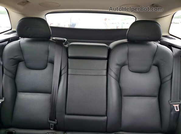 LYV102RK8KB177471 2019 VOLVO XC60 Black Vista de los asientos traseros