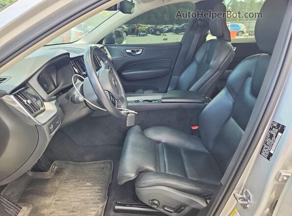 LYV102RL7KB284682 2019 VOLVO XC60 Silver Front interior view