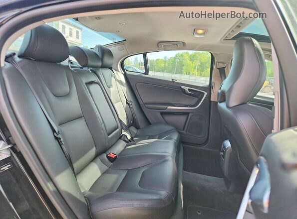 LYV402TM3JB171440 2018 VOLVO S60 Black Vista de los asientos traseros