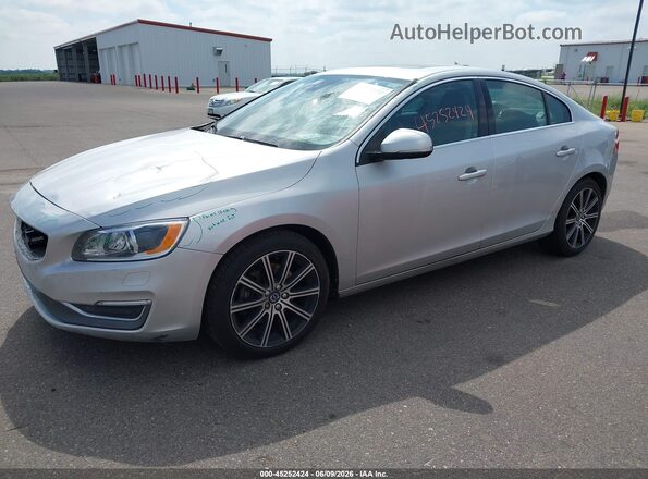 LYV402TM6JB171416 2018 VOLVO S60 INSCRIPTION Серебряный Передняя левая четверть