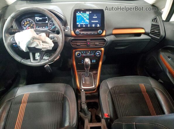 MAJ6P1CL1JC249768 2018 FORD ECOSPORT Белый Вид панели приборов