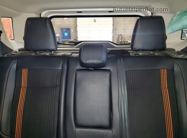 MAJ6P1CL1JC249768 2018 FORD ECOSPORT Белый Вид задних сидений
