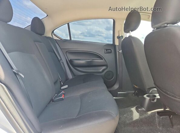 ML32F3FJ4LHF03423 2020 MITSUBISHI MIRAGE Silver Widok tylnych siedzeń