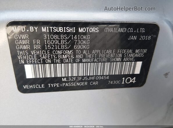 ML32F3FJ5JHF09454 2018 MITSUBISHI MIRAGE G4 Silver Vista del compartimento del motor