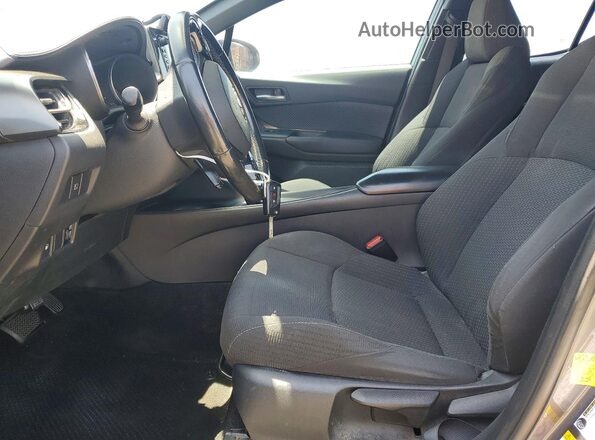 NMTKHMBX1JR042404 2018 TOYOTA C-HR Gray Front interior view