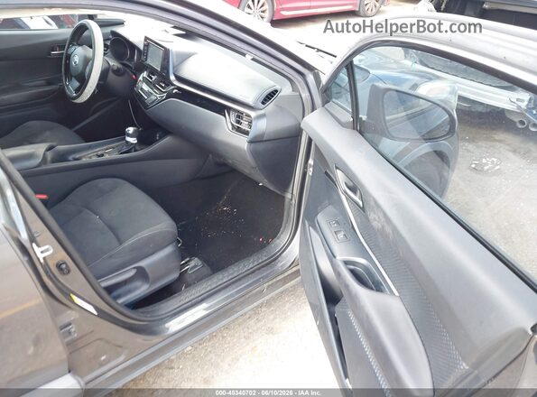 NMTKHMBX2JR010108 2018 TOYOTA C-HR Gray Front interior view