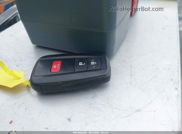 NMTKHMBX3JR050309 2018 TOYOTA C-HR White Dashboard view