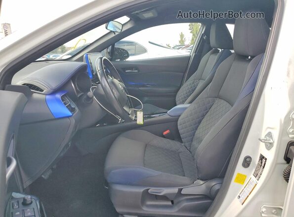 NMTKHMBX4LR112271 2020 TOYOTA C-HR White Front interior view