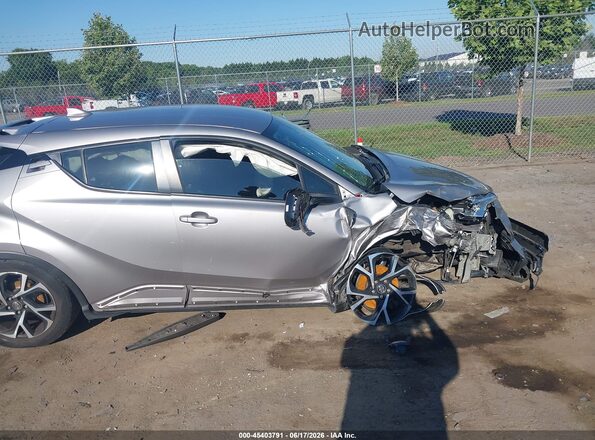 NMTKHMBX5JR039862 2018 TOYOTA C-HR Silver Դիմացի տեսք