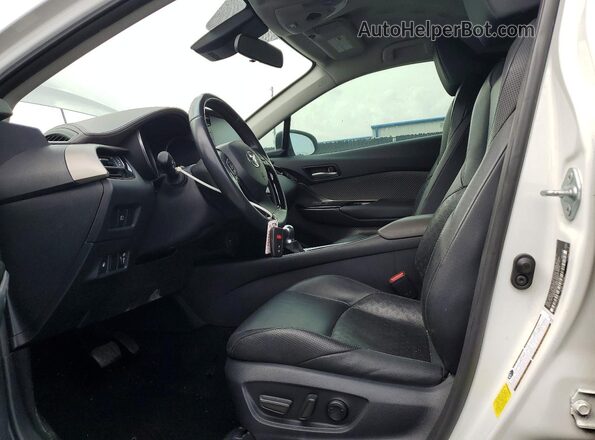 NMTKHMBX5MR138654 2021 TOYOTA C-HR White 