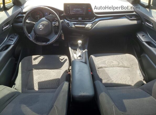NMTKHMBX8JR007018 2018 TOYOTA C-HR Red Dashboard view